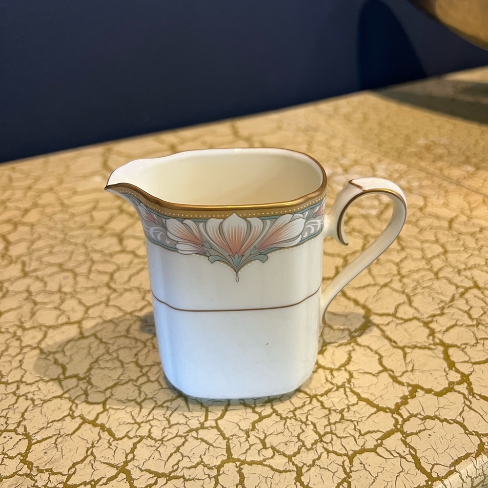 Noritake Barrymore creamer